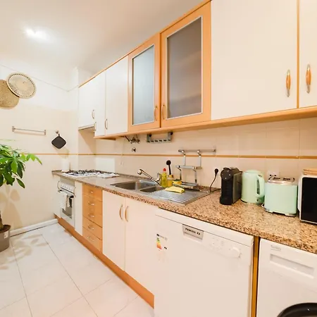 Modern 41br With Art & Tagus River Views