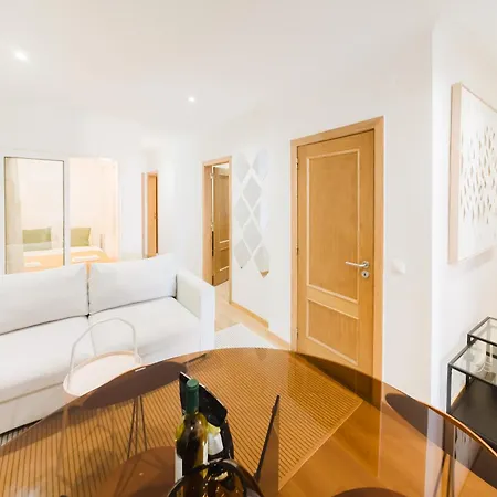 Premium 41br With Iconic Tagus Views *