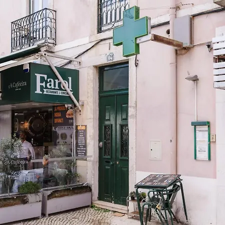 Modern 41br With Art & Tagus River Views 公寓