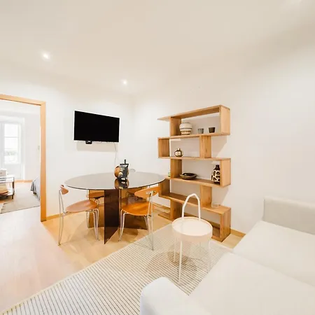 Modern 41br With Art & Tagus River Views 公寓 *