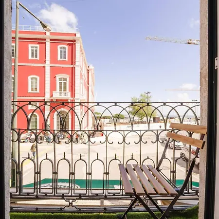 Modern 41Br With Art & Tagus River Views شقة