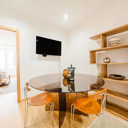 Modern 41br With Art & Tagus River Views