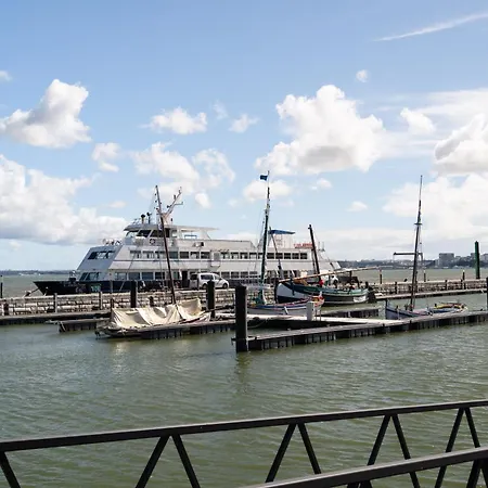 Modern 41br With Art & Tagus River Views